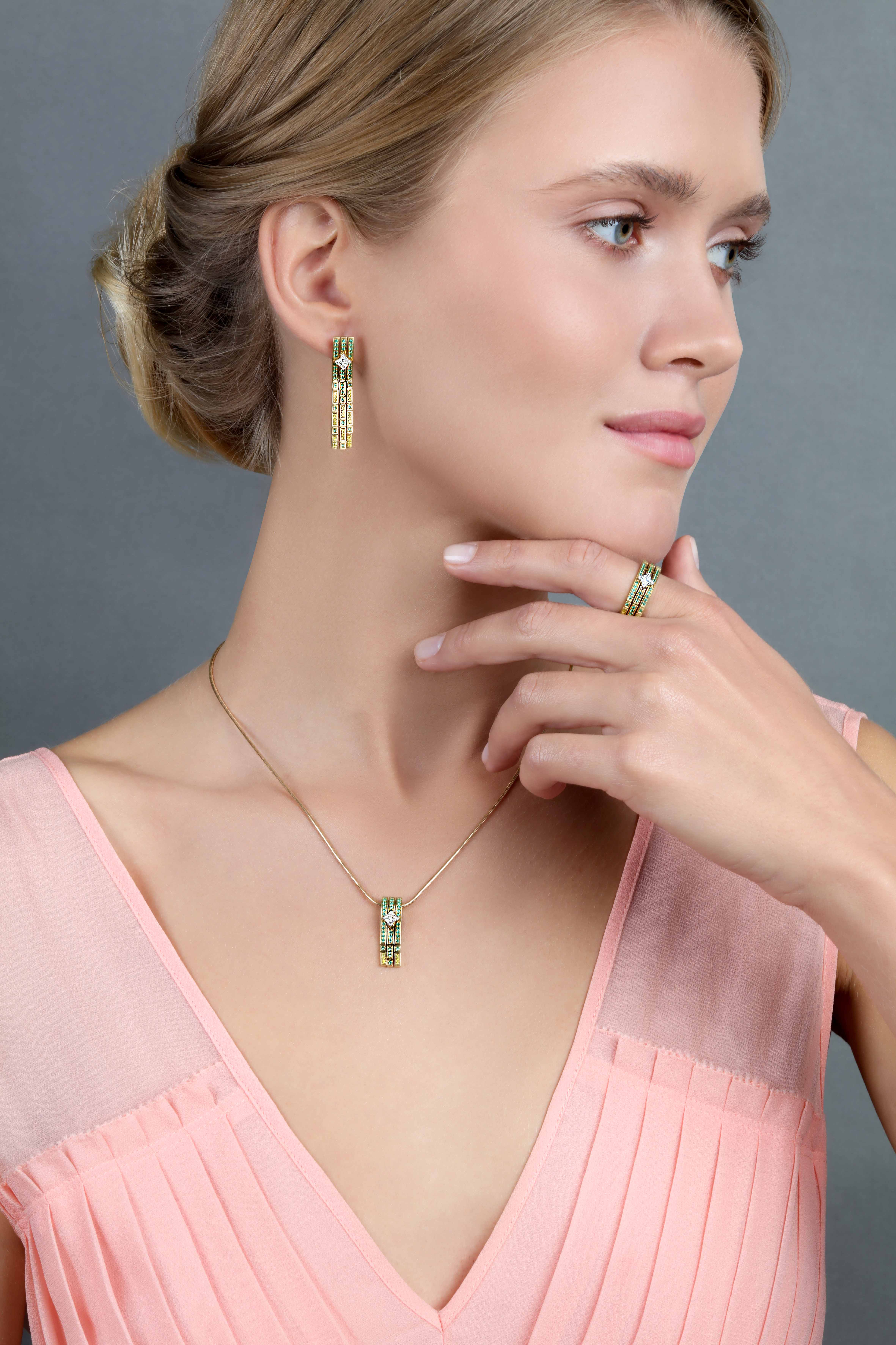 Кольцо с бриллиантами и изумрудами, жёлтое золото