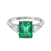 Кольцо с изумрудом и бриллиантами, белое и жёлтое золото