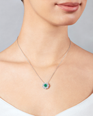 Колье с изумрудом и бриллиантами, белое золото