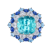 Кольцо с турмалином Параиба, бриллиантами, сапфирами и аквамаринами, белое золото