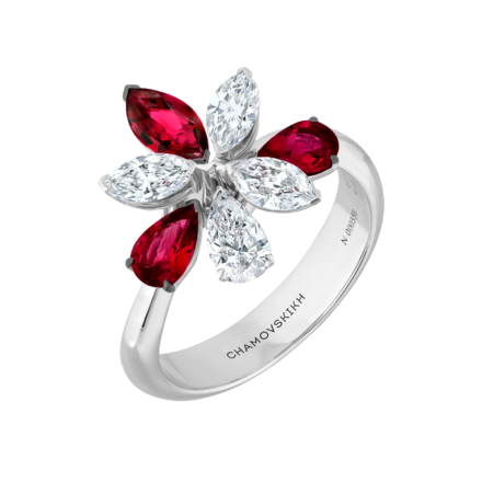 Кольцо с рубинами и бриллиантами, белое золото