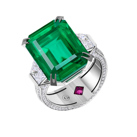Кольцо с изумрудом, бриллиантами и рубином, белое золото