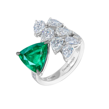 Кольцо с изумрудом и бриллиантами, белое золото