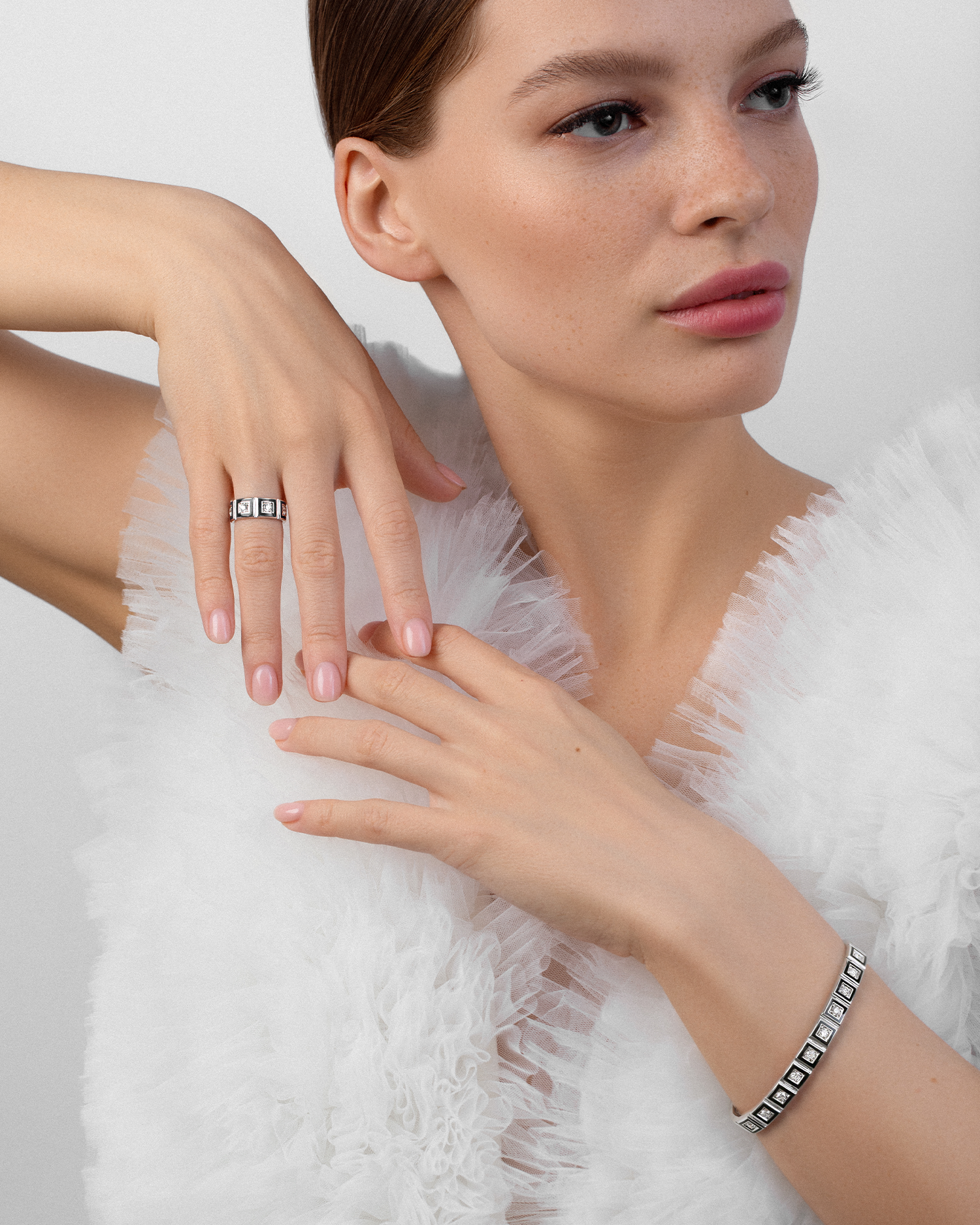 Кольцо с бриллиантами, белое золото, н.керамика