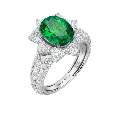 Кольцо с изумрудом и бриллиантами, белое золото