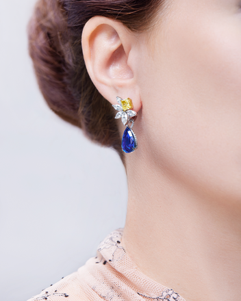 Серьги с сапфирами и бриллиантами, белое золото 2