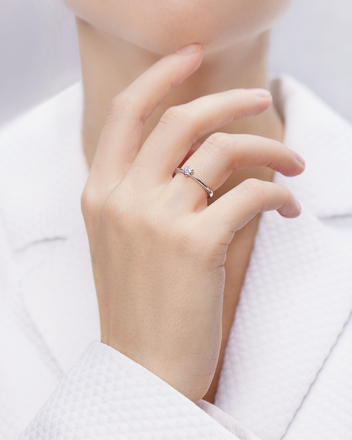 Помолвочное кольцо с бриллиантом, белое золото 4