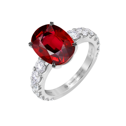 Кольцо с рубином и бриллиантами, белое золото