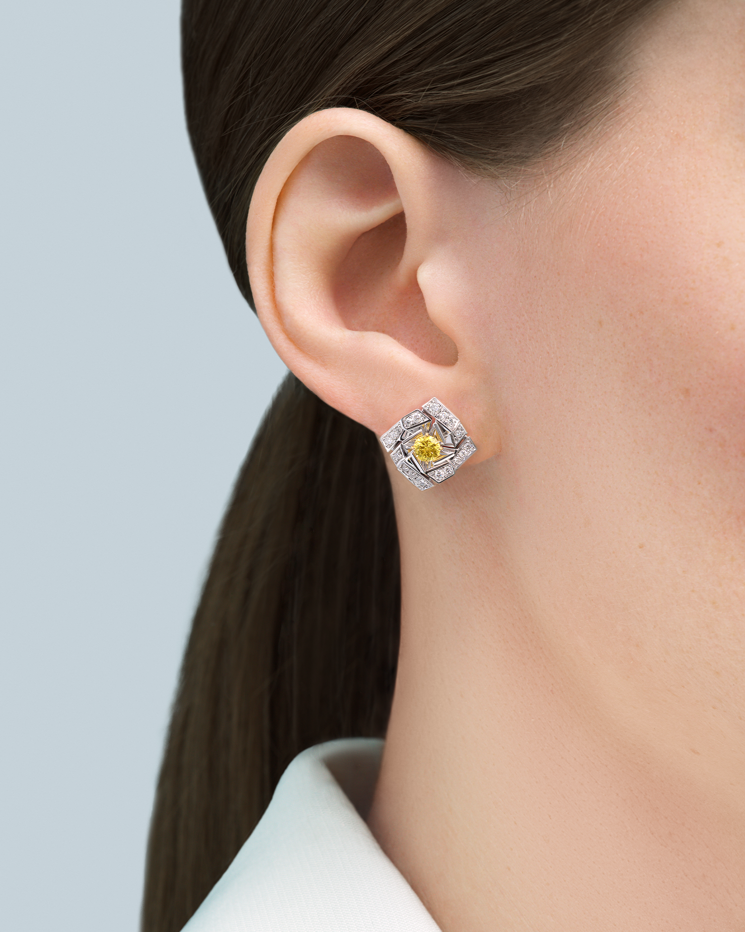 Пусеты с желтыми сапфирами и бриллиантами, белое золото