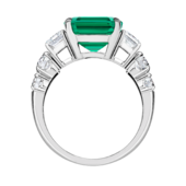 Кольцо с изумрудом и бриллиантами, белое золото