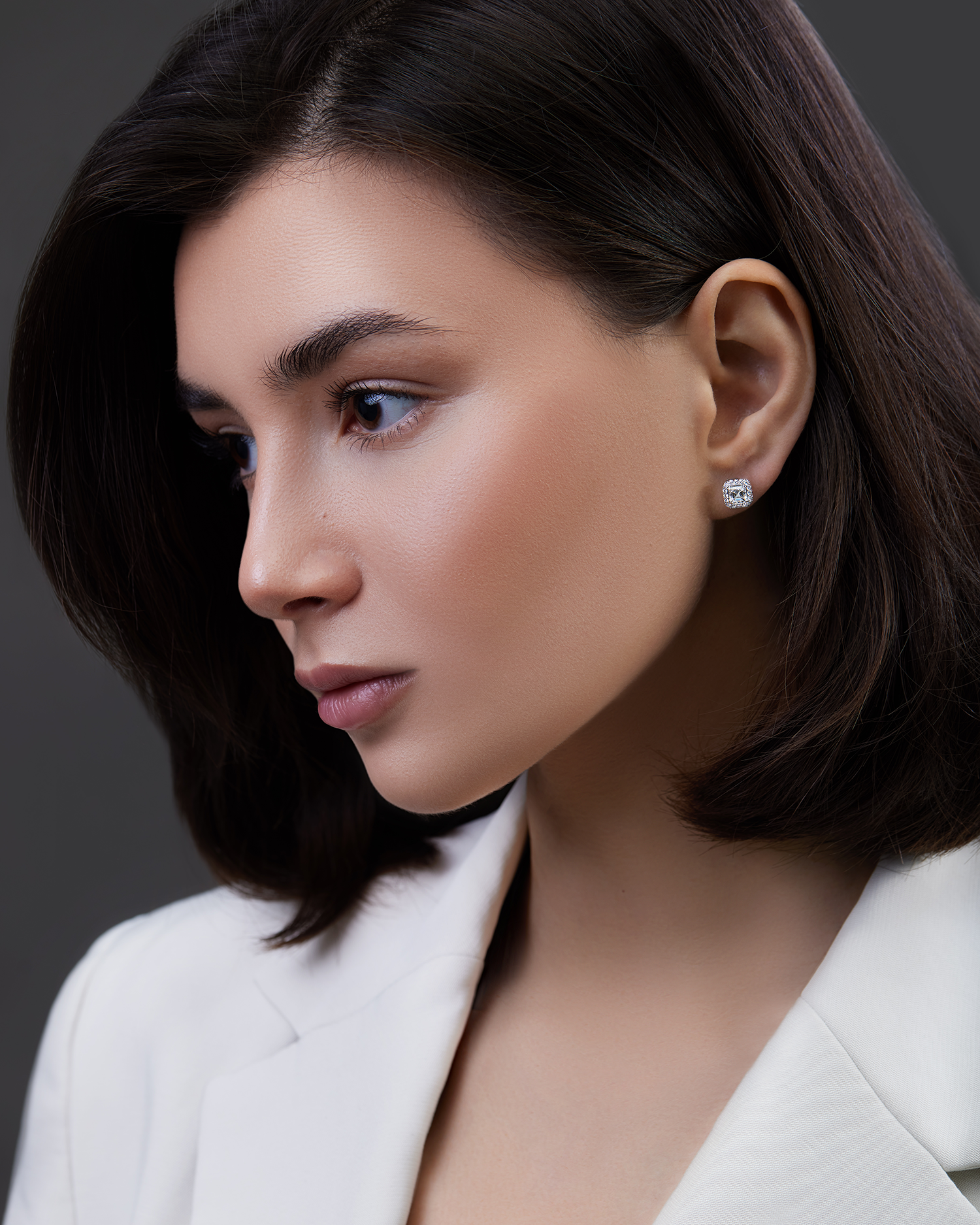 Пусеты с бриллиантами, белое золото