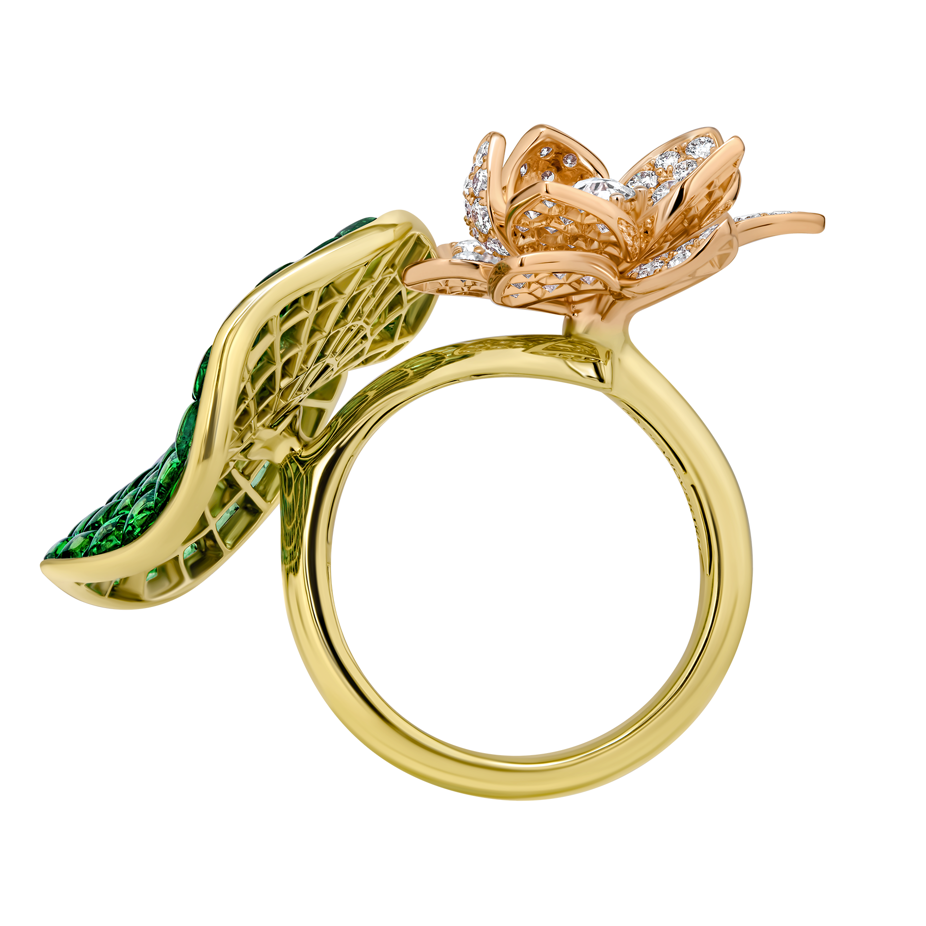 Кольцо с тсаворитами и бриллиантами, желтое золото