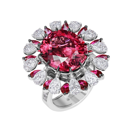 Кольцо с турмалином рубеллит, бриллиантами и рубинами, белое золото