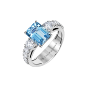 Кольцо с аквамарином и бриллиантами, белое золото