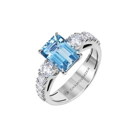 Кольцо с аквамарином и бриллиантами, белое золото