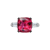 Кольцо с турмалином рубеллитом и бриллиантами, белое золото