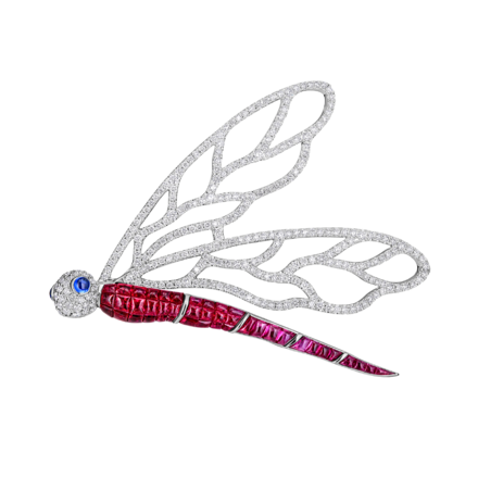 Брошь с рубинами, сапфирами и бриллиантами, белое золото