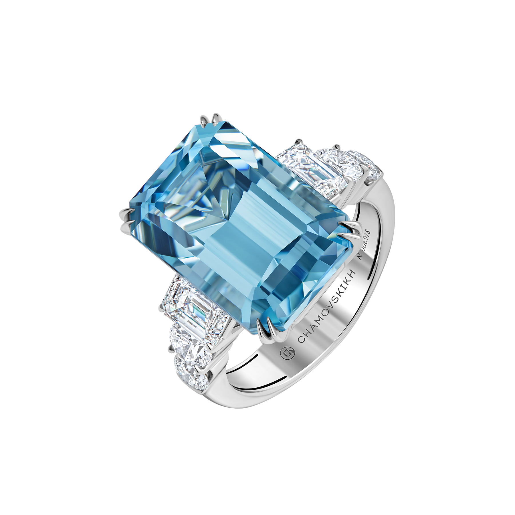 Кольцо с аквамарином и бриллиантами, белое золото